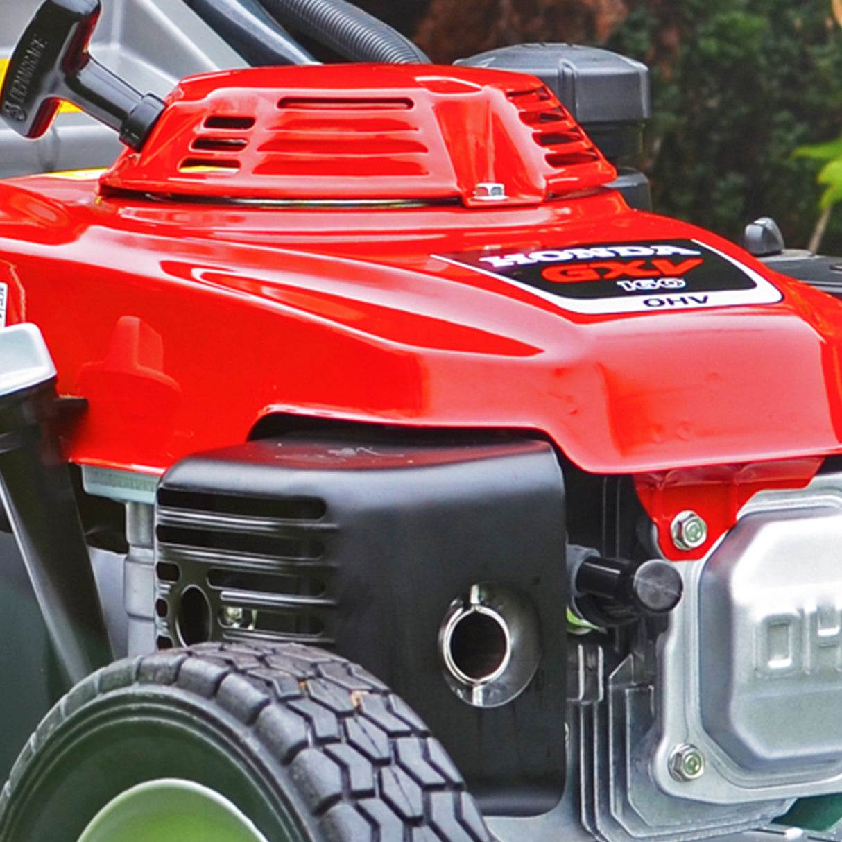 Cobra RM48SPH – Kraftig Honda gressklipper med bakre valse