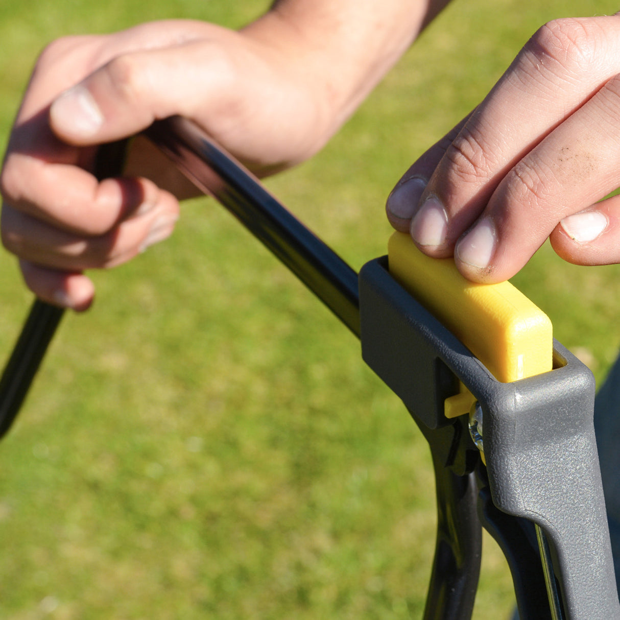 Cobra RM48SPH – Kraftig Honda gressklipper med bakre valse