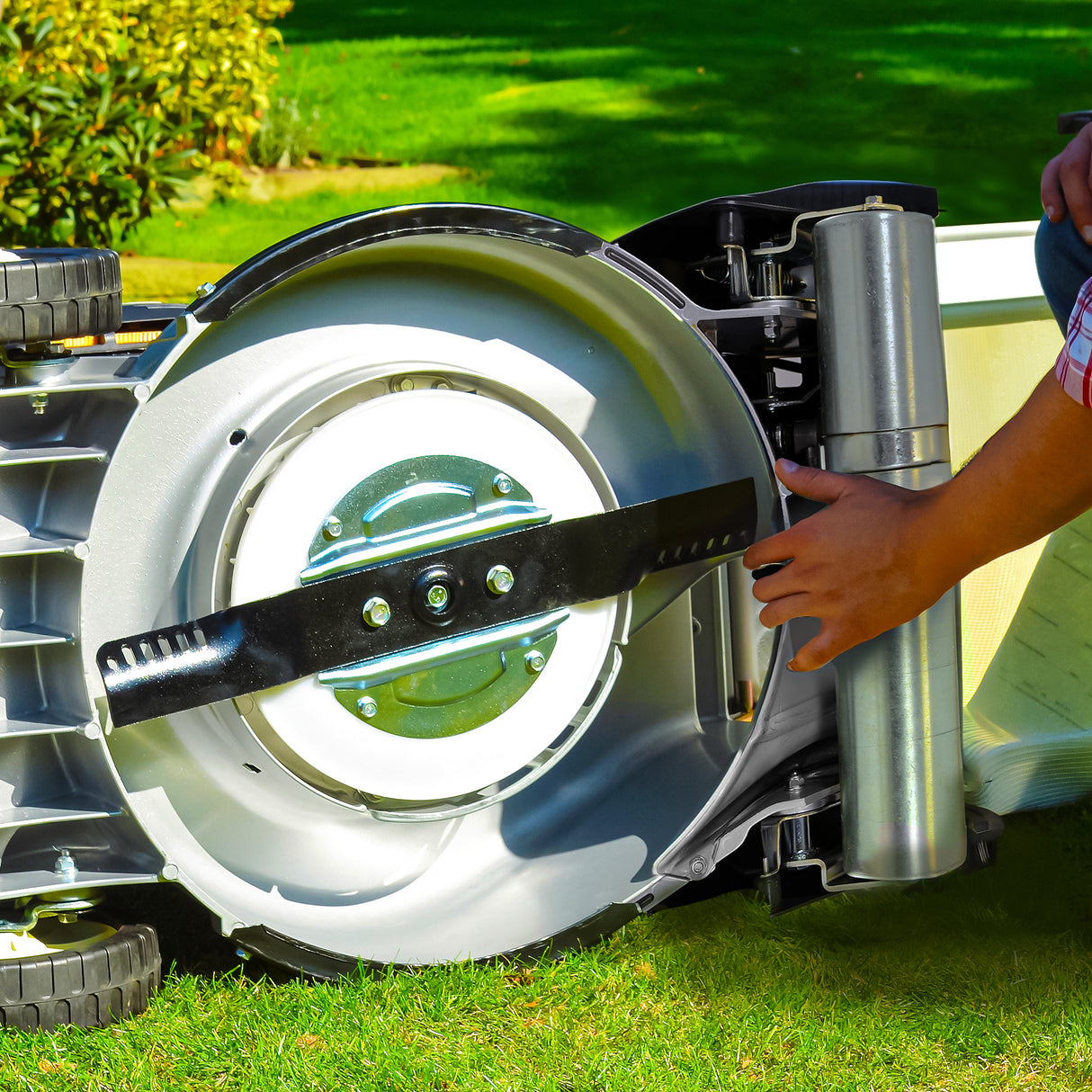 Cobra RM48SPH – Kraftig Honda gressklipper med bakre valse