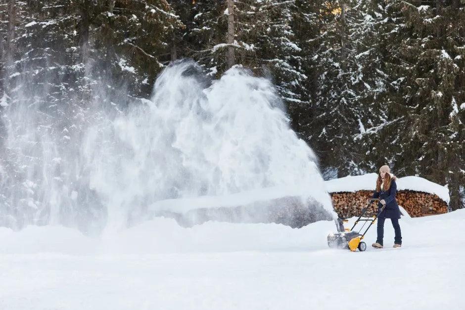 STIGA ST 700e Kit - Batteridrevet Snøfreser inkludert lader og batteir - Plendilla